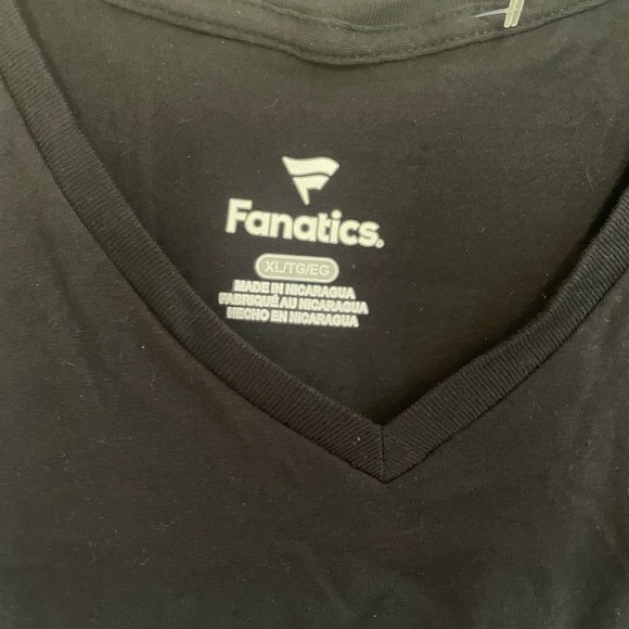 NWOT- NFL Team Football 
MENS  XL T SHIRT 🏈 - Picture 6 of 7